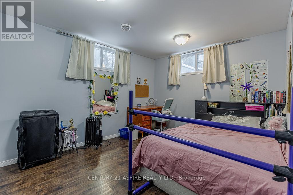 206 Oriole Crescent, Petawawa, Ontario K8H 0A9 - Photo 43 - X12637958