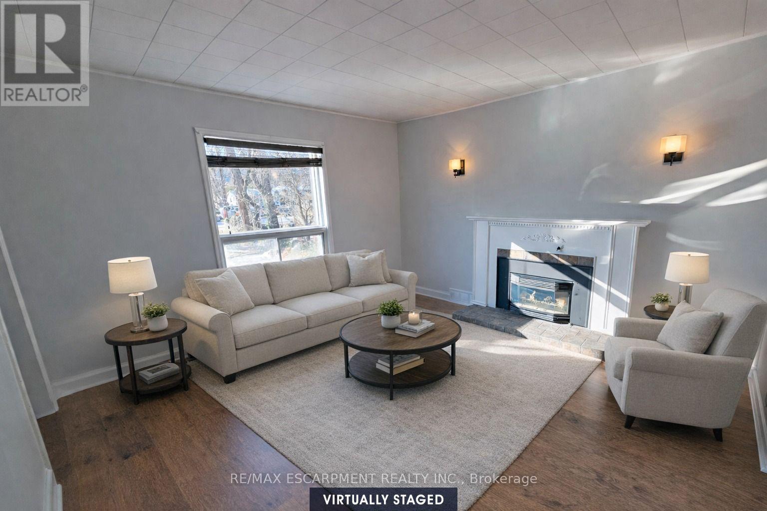 205 Main Street E, Grimsby, Ontario L3M 1P5 - Photo 5 - X12634696