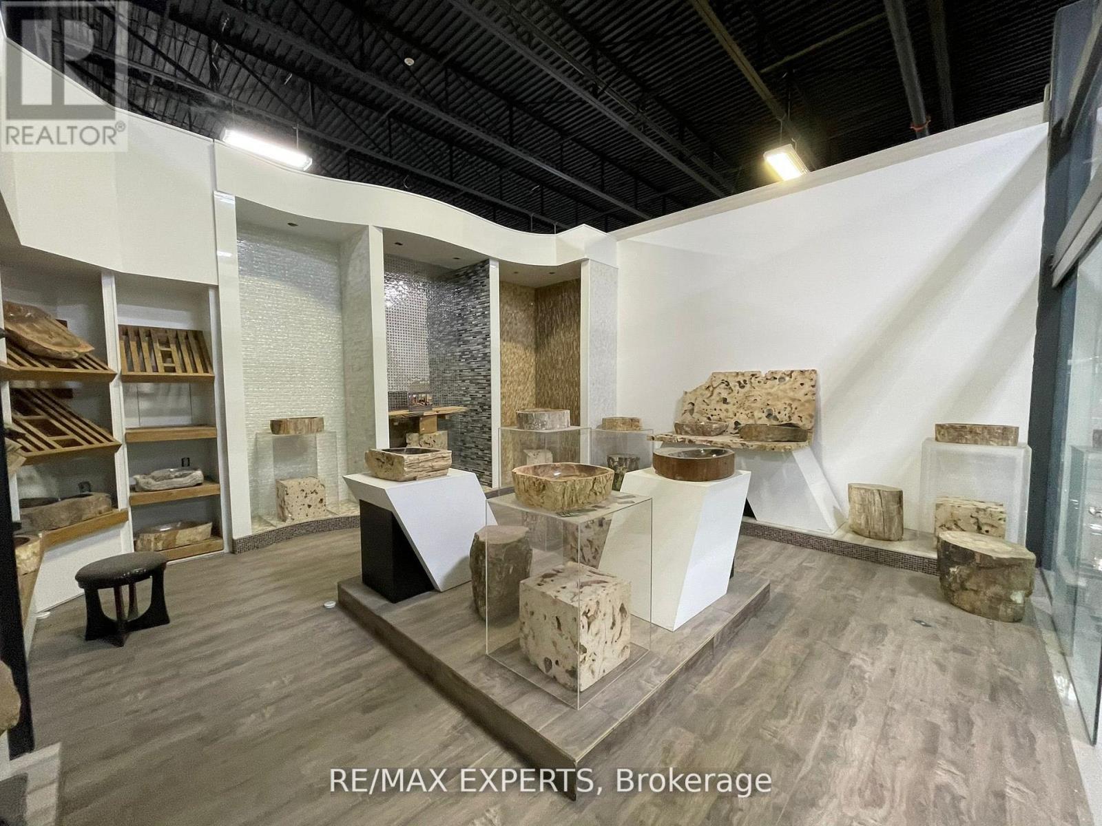 61 - 7250 Keele Street, Vaughan, Ontario  L4K 1Z8 - Photo 2 - N12638850