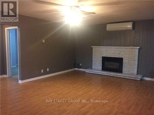 24 Metro Road N, Georgina, Ontario  L4P 1B7 - Photo 5 - N12638892