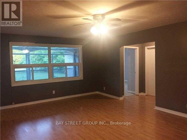 24 Metro Road N, Georgina, Ontario  L4P 1B7 - Photo 6 - N12638892