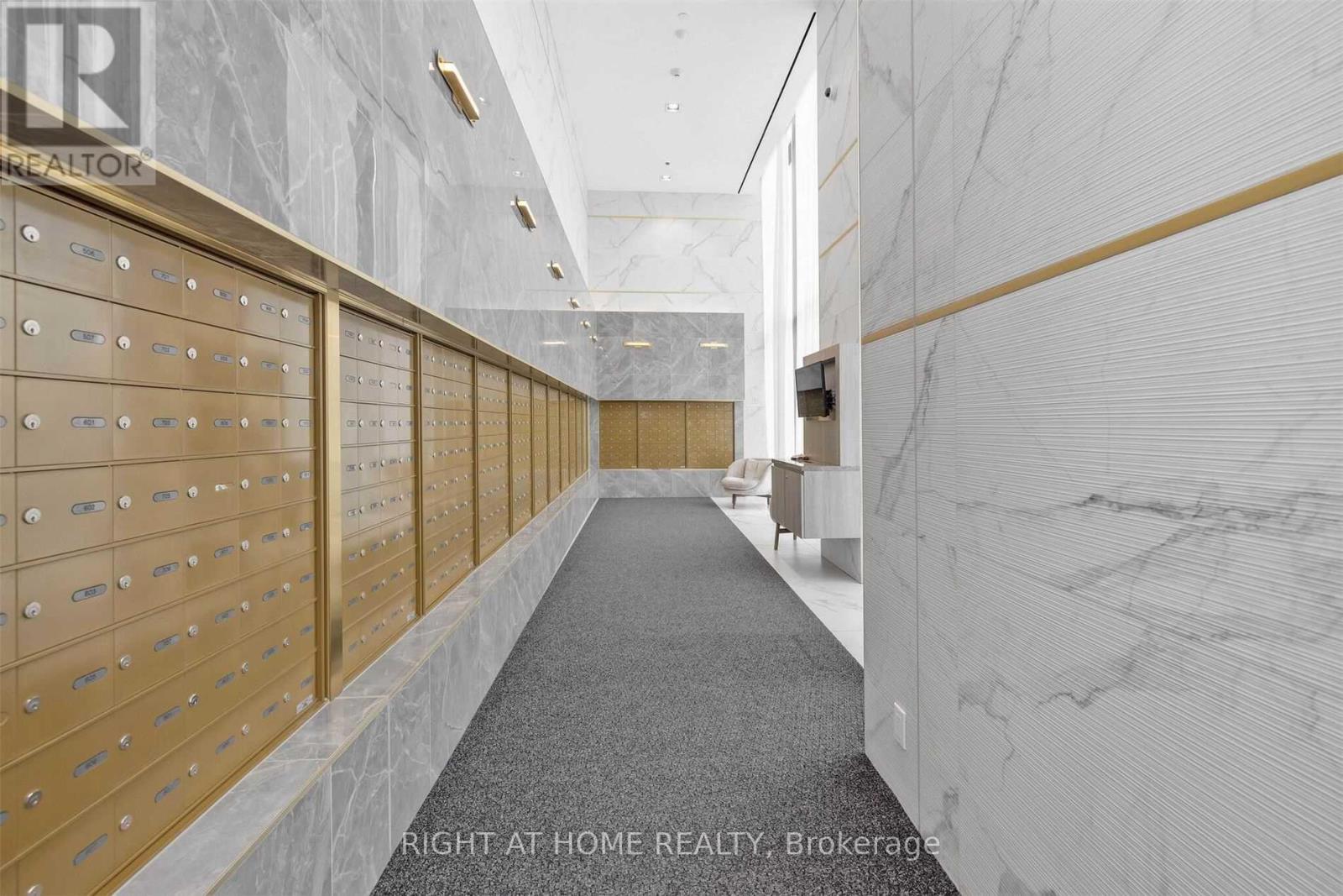 5208 - 898 Portage Parkway, Vaughan, Ontario  L4K 2M7 - Photo 3 - N12638944