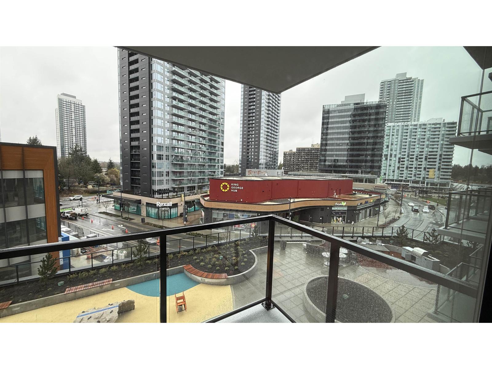 512 13725 George Junction, Surrey, British Columbia  V3T 4Y3 - Photo 13 - R3073954