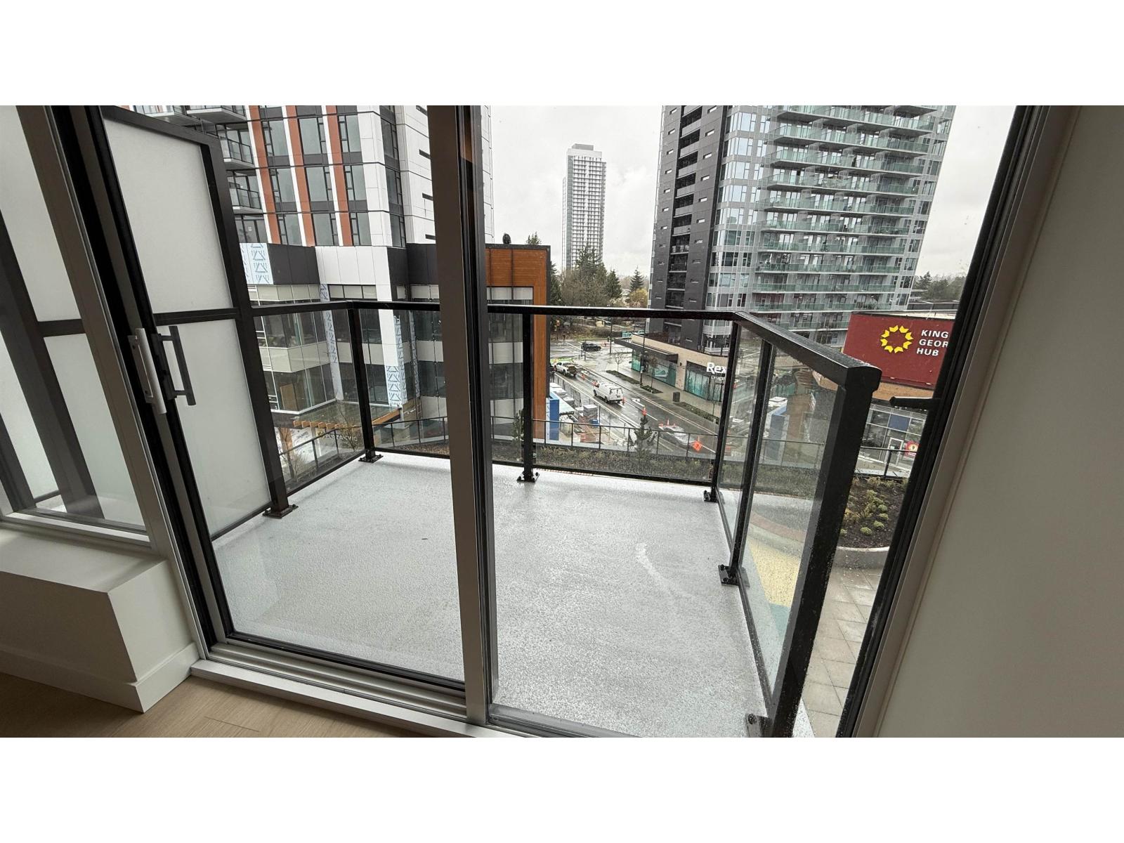 512 13725 George Junction, Surrey, British Columbia  V3T 4Y3 - Photo 12 - R3073954