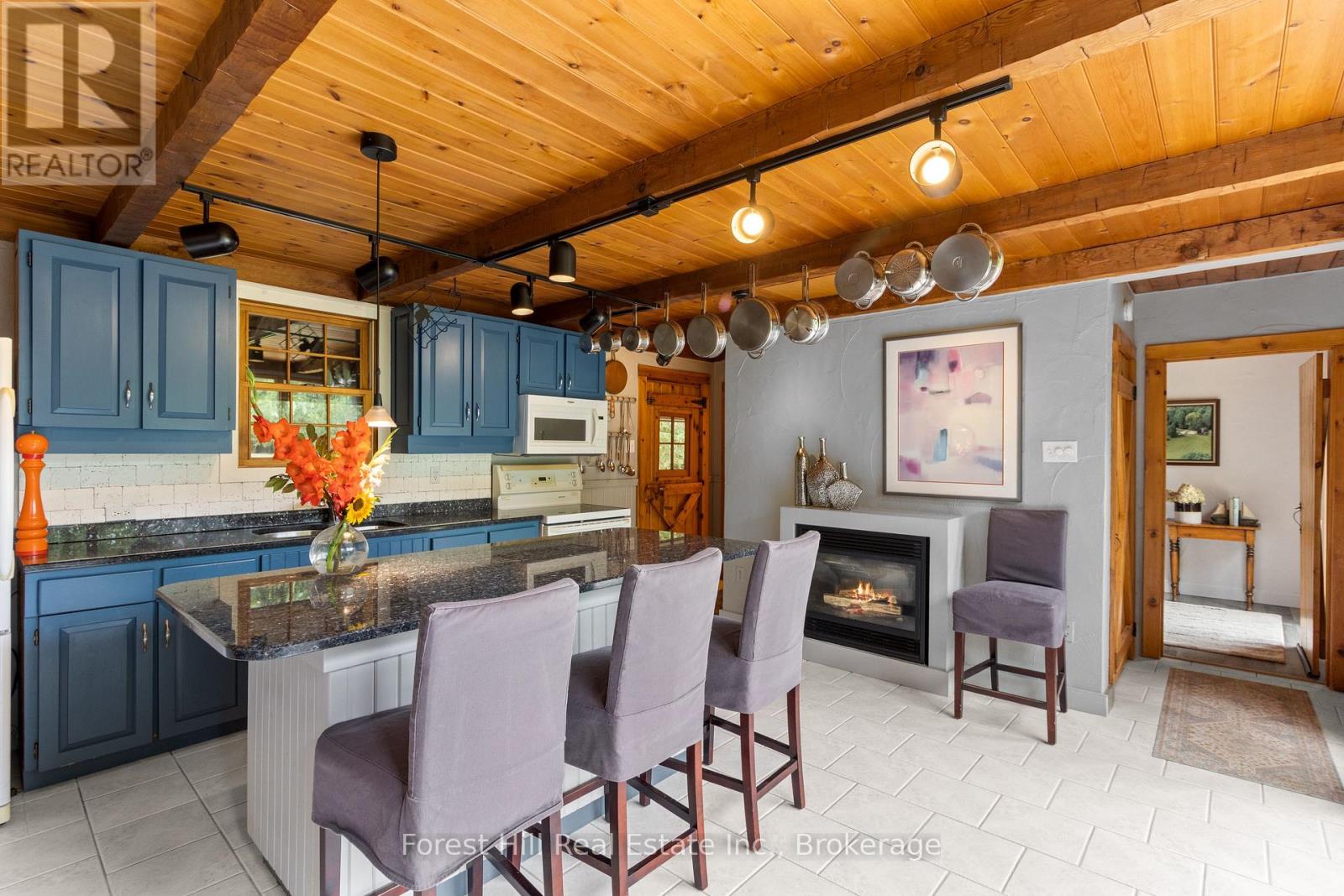 403288 Grey Road 4, West Grey, Ontario  N0G 1R0 - Photo 10 - X12433245