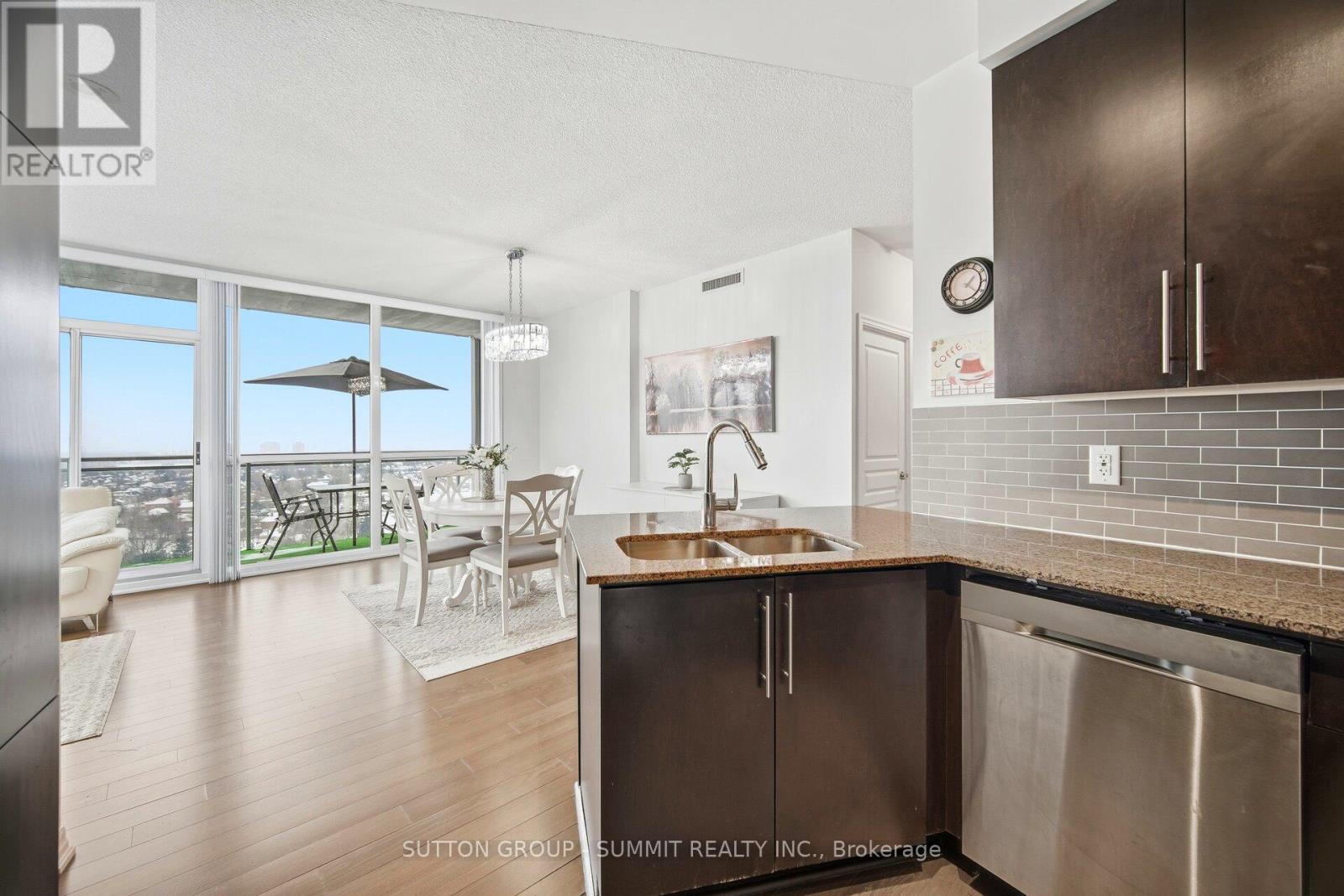 1705 - 223 Webb Drive, Mississauga, Ontario  L5B 0E8 - Photo 13 - W12638862