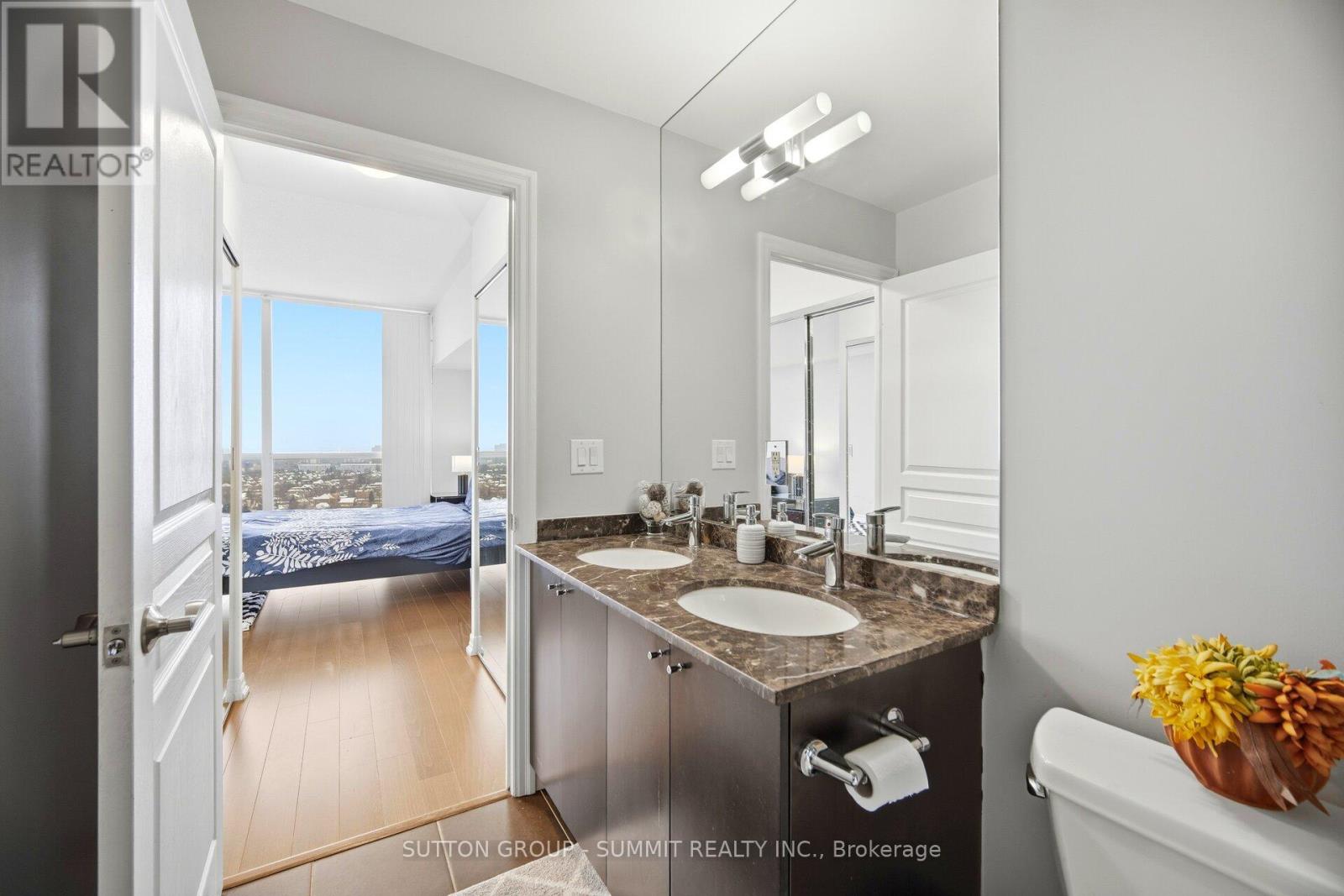 1705 - 223 Webb Drive, Mississauga, Ontario  L5B 0E8 - Photo 27 - W12638862