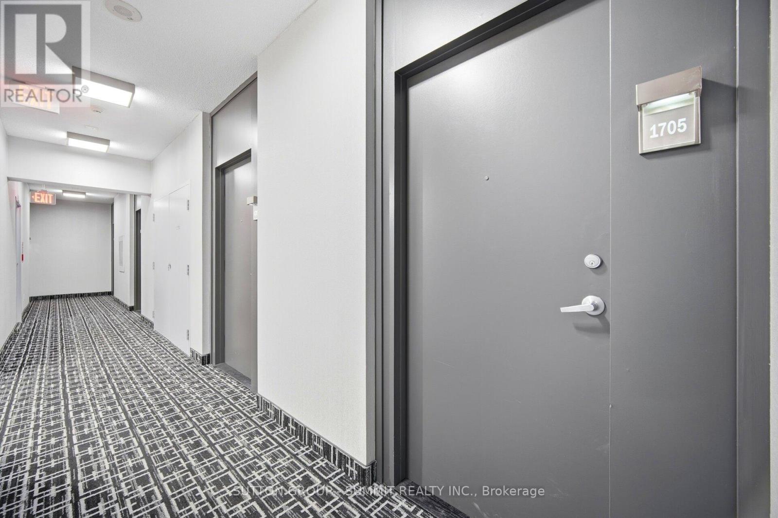 1705 - 223 Webb Drive, Mississauga, Ontario  L5B 0E8 - Photo 4 - W12638862