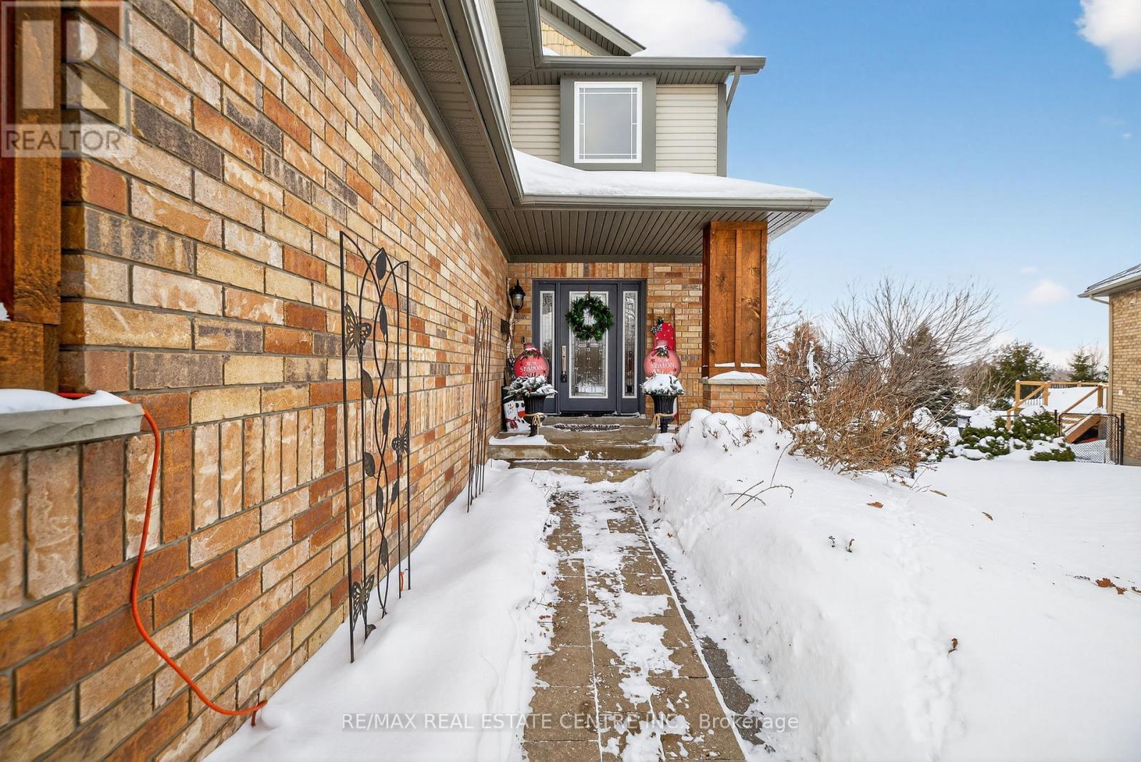 33 Cameron Crescent, Orangeville, Ontario  L9W 5G8 - Photo 2 - W12638946