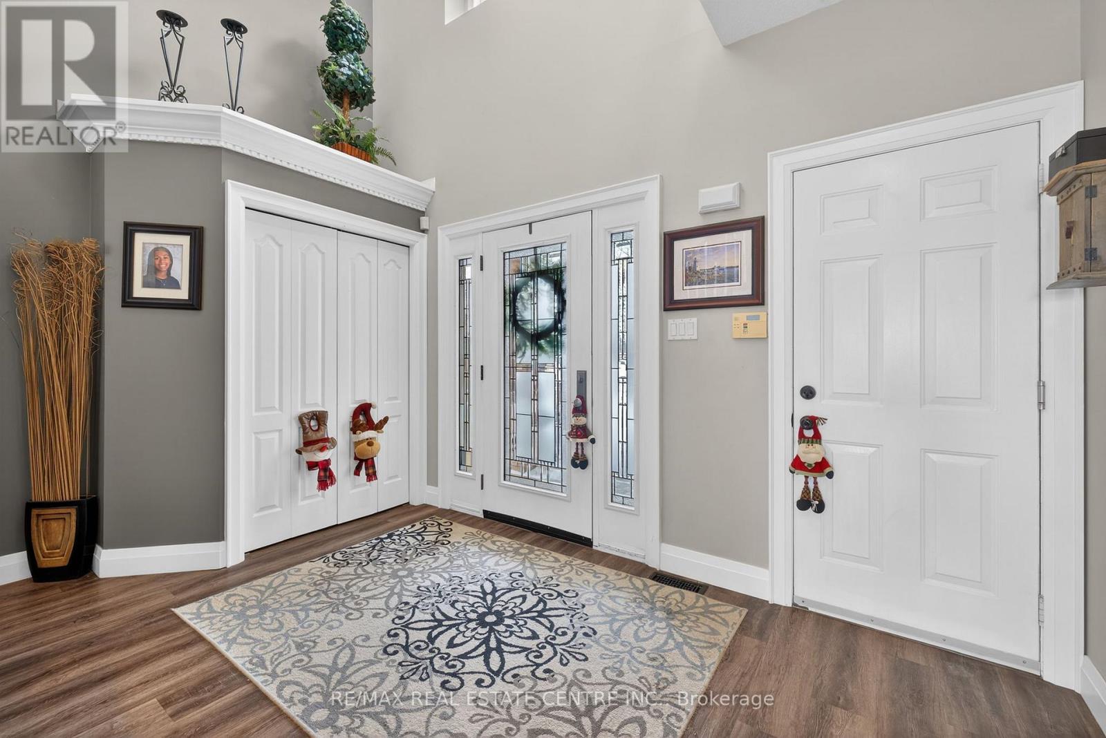 33 Cameron Crescent, Orangeville, Ontario  L9W 5G8 - Photo 4 - W12638946