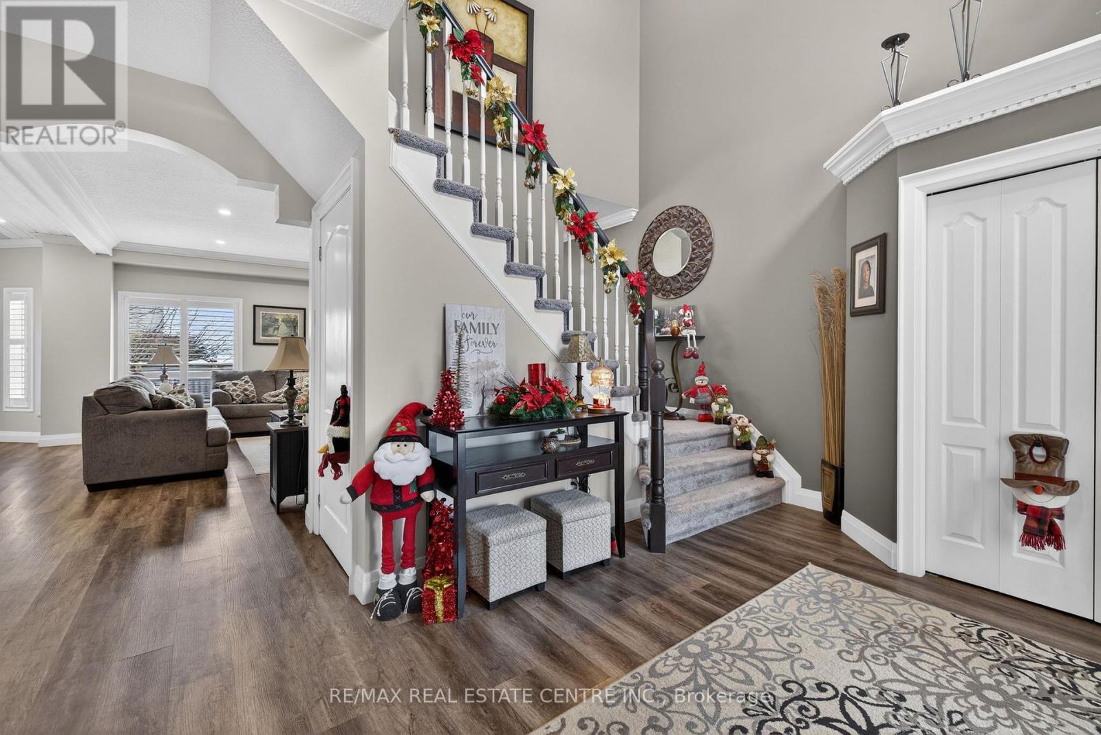 33 Cameron Crescent, Orangeville, Ontario  L9W 5G8 - Photo 5 - W12638946