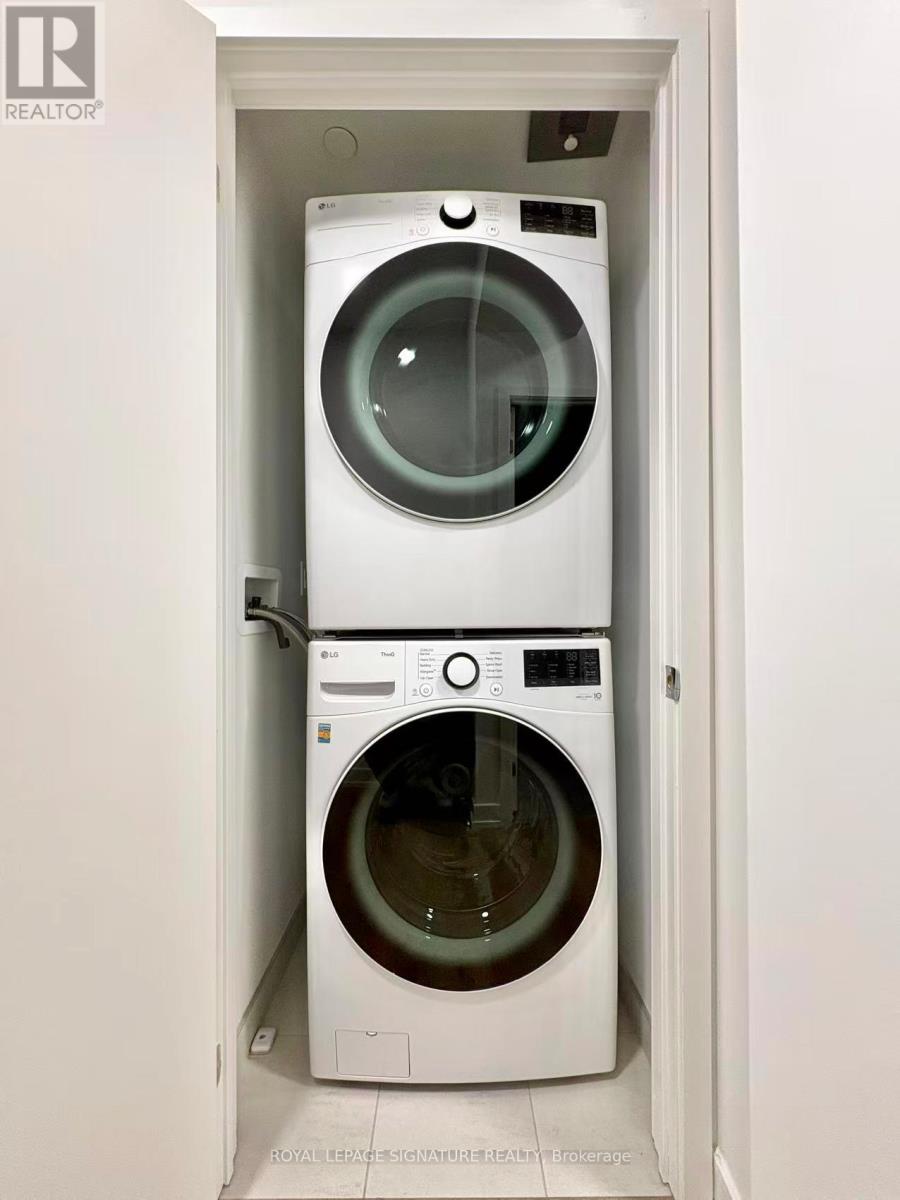 3508 - 395 Square One Drive, Mississauga, Ontario  L5B 0P6 - Photo 12 - W12638958