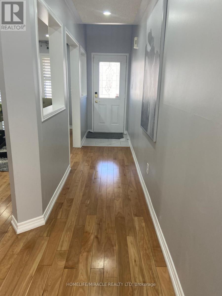 5 Marbleseed Crescent, Brampton, Ontario  L6R 2J8 - Photo 4 - W12638984