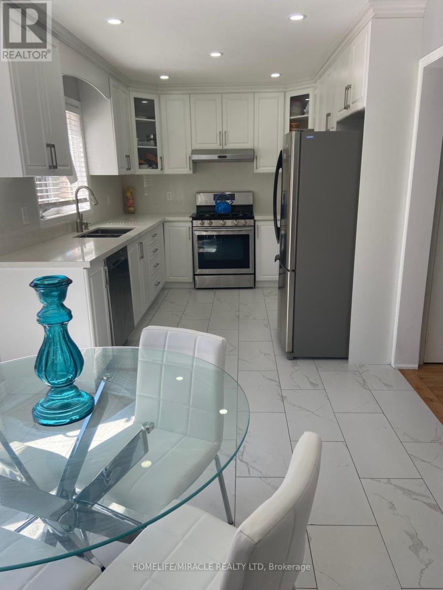 5 Marbleseed Crescent, Brampton, Ontario  L6R 2J8 - Photo 5 - W12638984