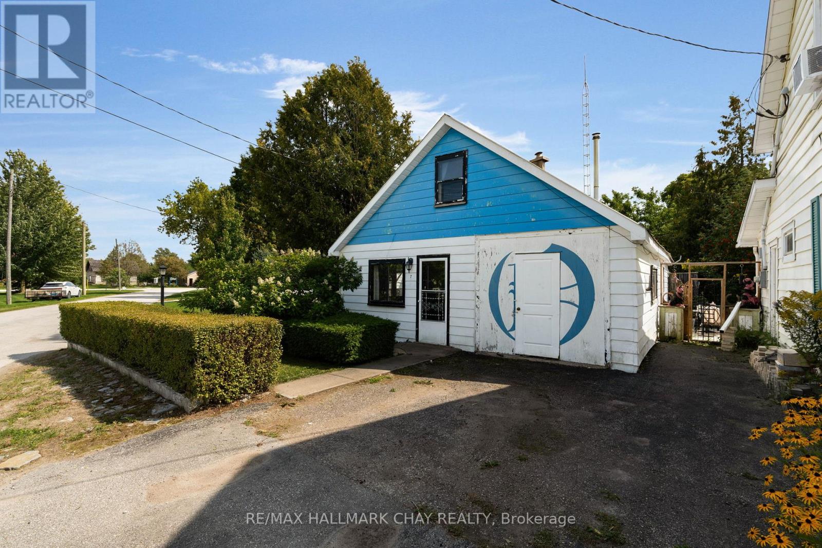 7 Caroline Street E, Clearview, Ontario  L0M 1G0 - Photo 1 - S12472113