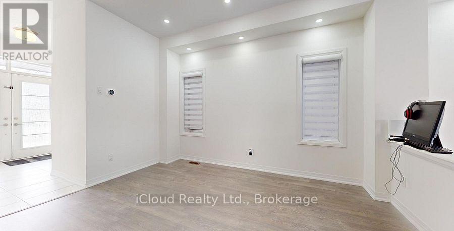 Upper - 11 Moriarity Drive, Brant, Ontario  N3L 0K4 - Photo 4 - X12638886