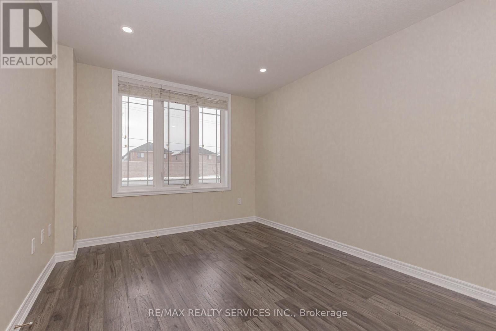 41 Crossings Way N, Hamilton, Ontario  L0R 1P0 - Photo 12 - X12638896