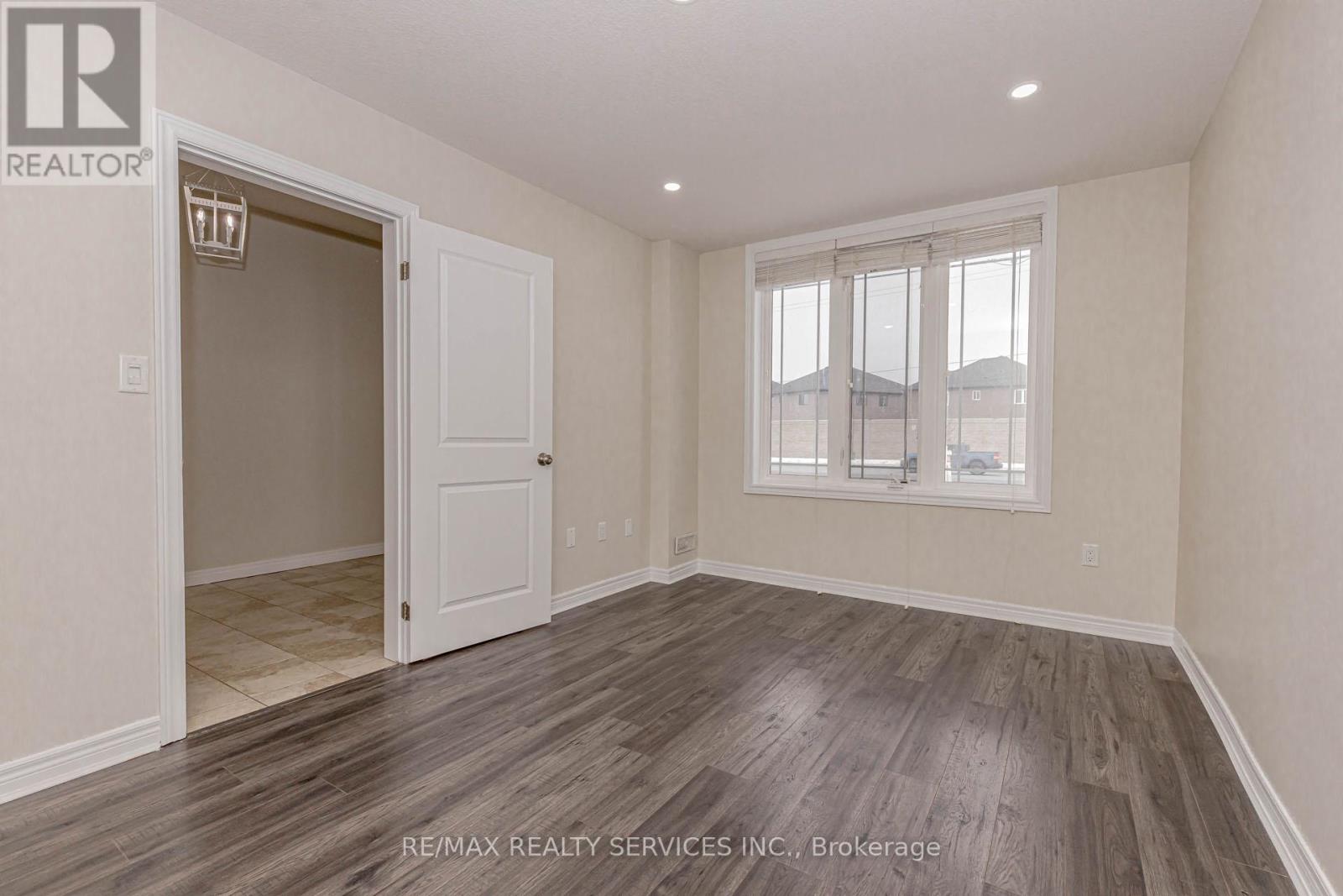 41 Crossings Way N, Hamilton, Ontario  L0R 1P0 - Photo 13 - X12638896