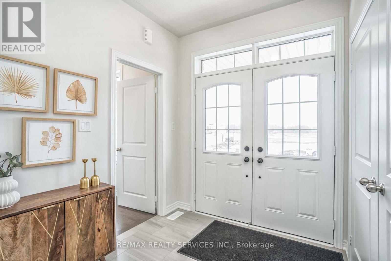 525 Red Elm Road, Shelburne, Ontario  L6V 3Y5 - Photo 4 - X12638968