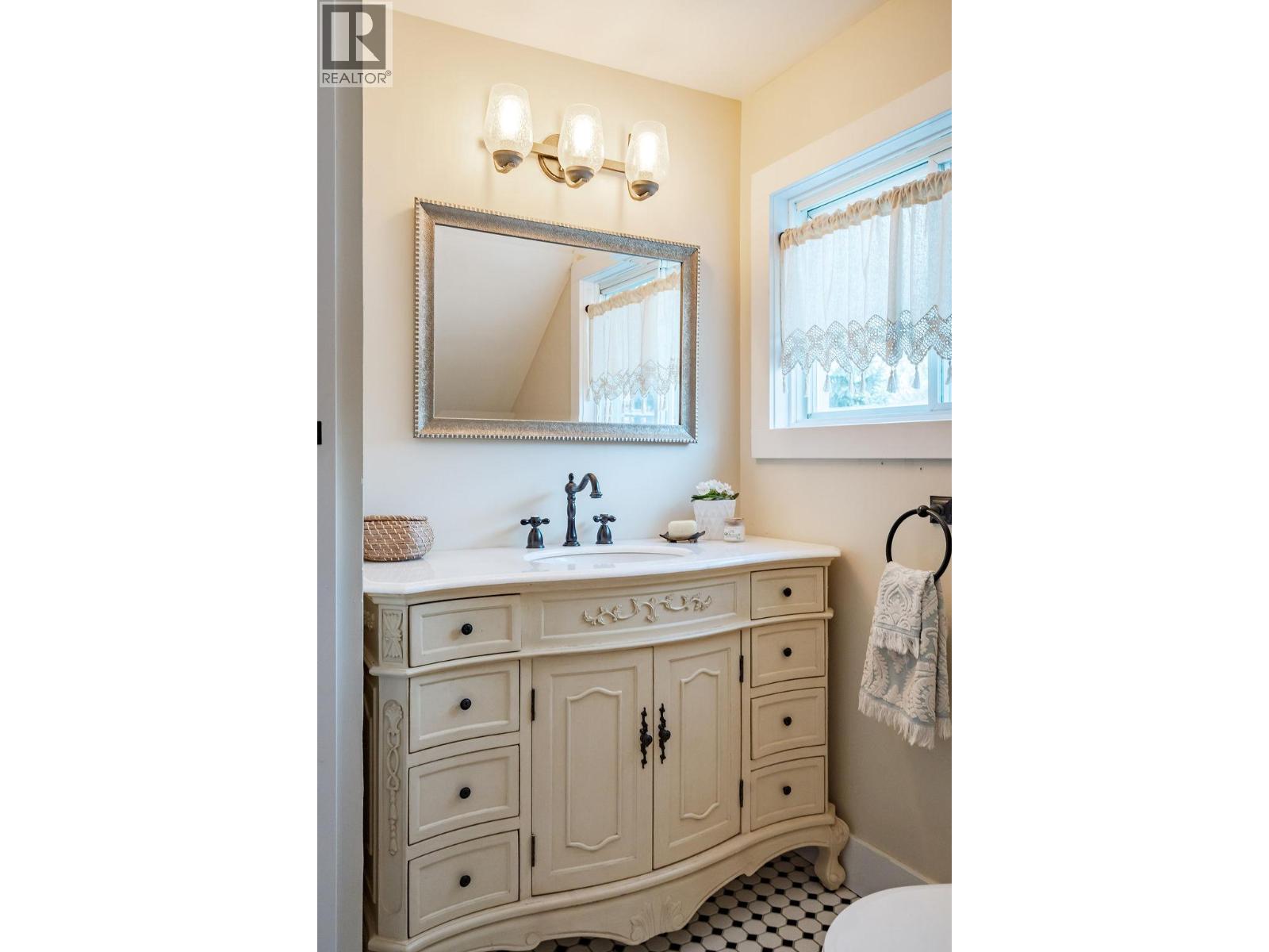 514 First Street, Nelson, British Columbia  V1L 2K8 - Photo 53 - 10371276