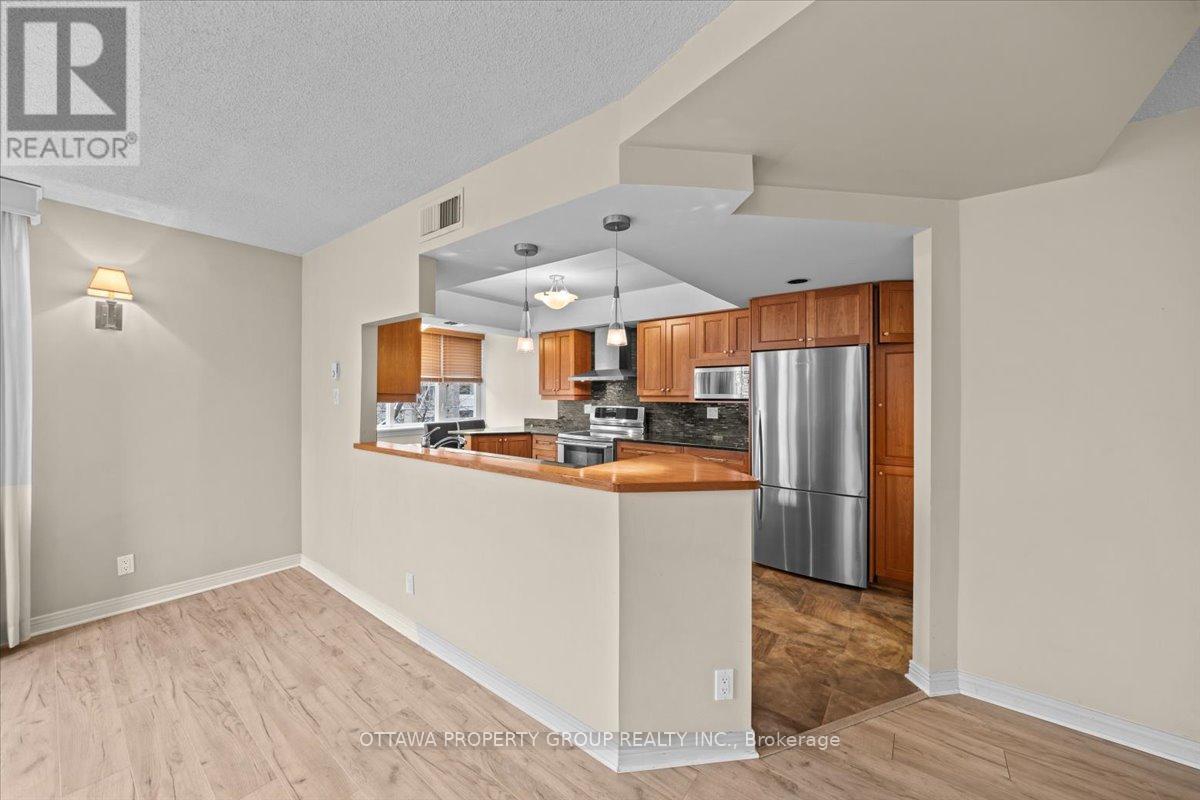 402 - 215 Somerset Street W, Ottawa, Ontario K2P 0J1 - Photo 11 - X12637952