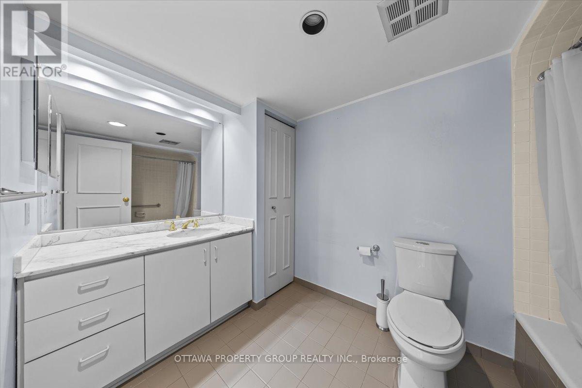 402 - 215 Somerset Street W, Ottawa, Ontario K2P 0J1 - Photo 14 - X12637952