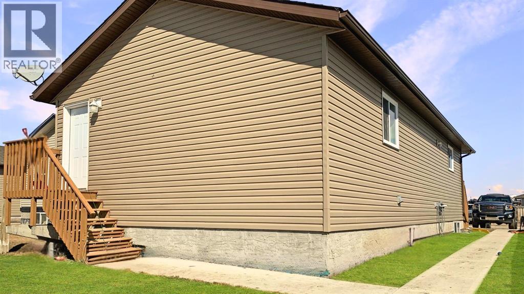 B, 11203 98 Street, Clairmont, Alberta T8X 5C2 - Photo 2 - A2268881