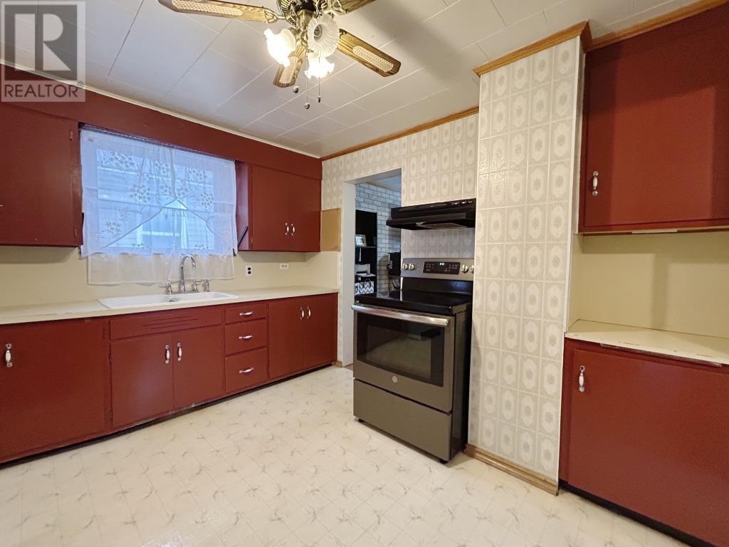 916-918 Victoria Avenue N, Fort Frances, Ontario  P9A 2E5 - Photo 5 - TB253576