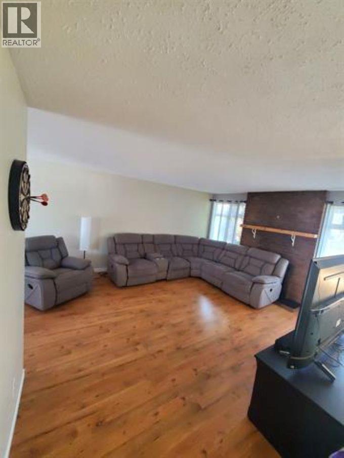 27 Manson Crescent, Mackenzie, British Columbia  V0J 2C0 - Photo 12 - R3074225