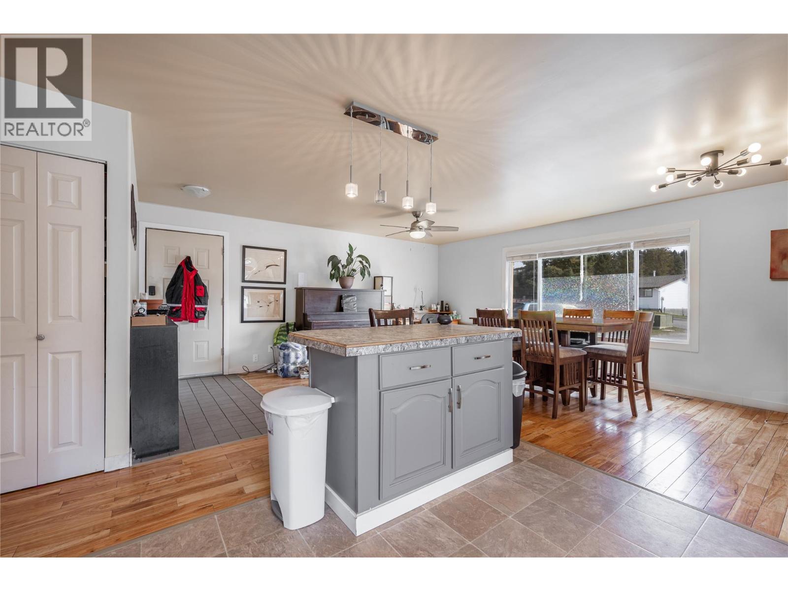 292 Juniper Drive, Logan Lake, British Columbia  V0K 1W0 - Photo 13 - 10371298