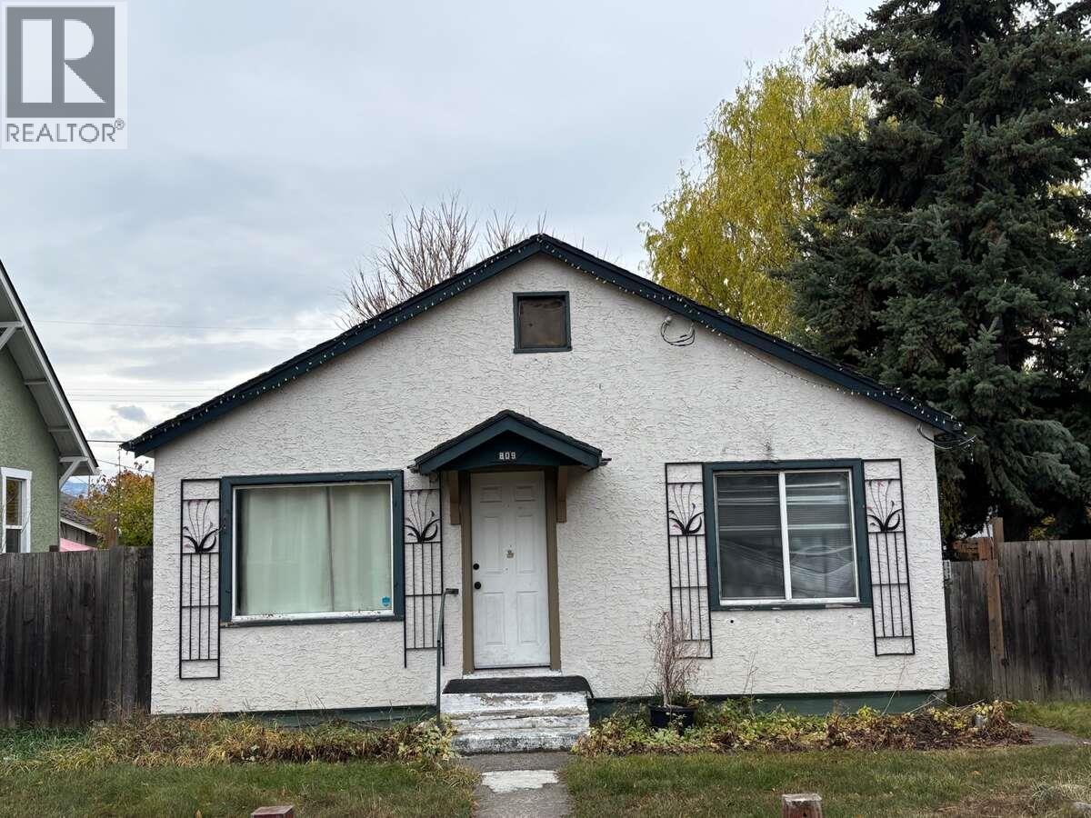 809 Stockwell Avenue, Kelowna, British Columbia