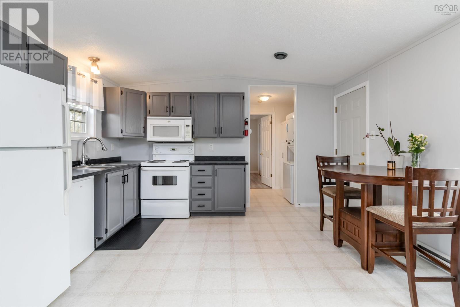 10 Snow White Drive, Lake Echo, Nova Scotia  B3E 1C5 - Photo 5 - 202529439