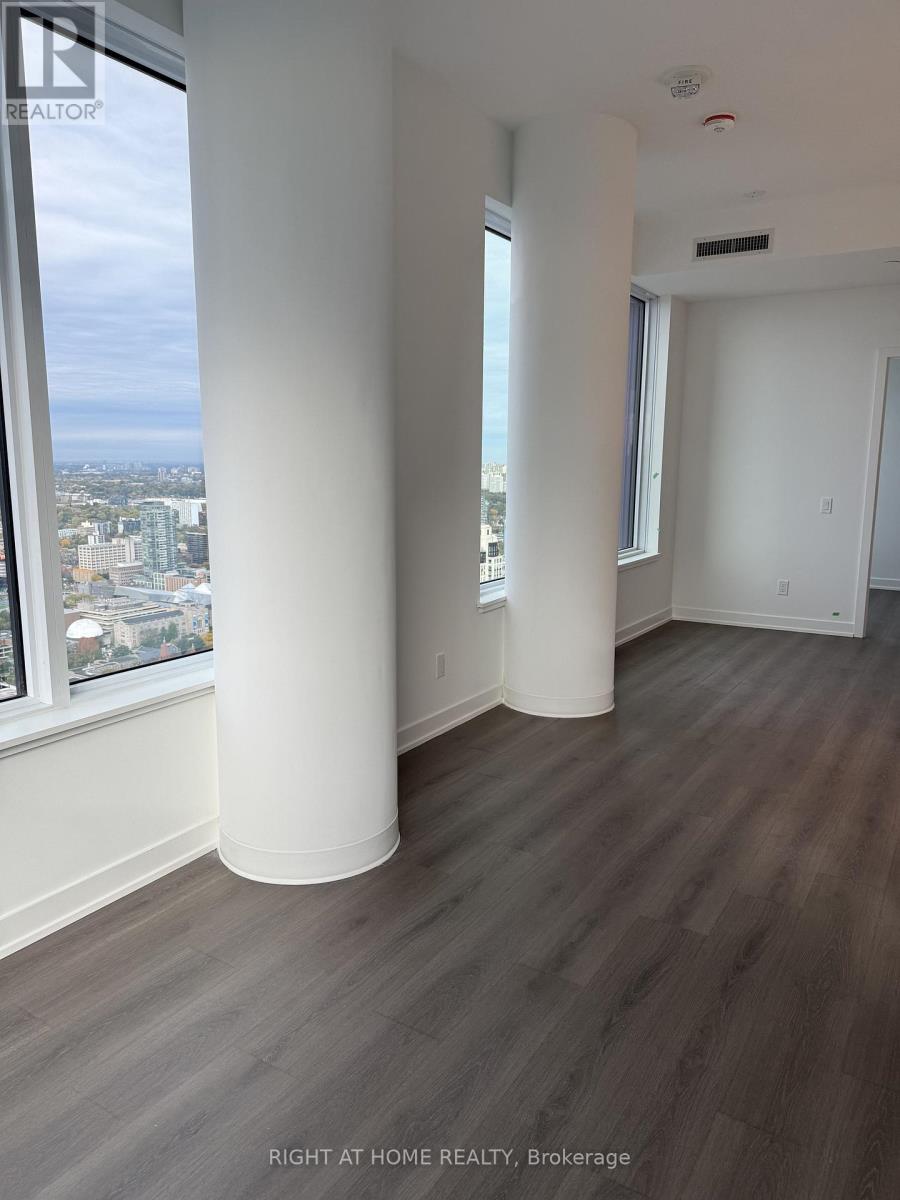 Lp08 - 8 Wellesley Street W, Toronto, Ontario  M4Y 0J5 - Photo 2 - C12639032