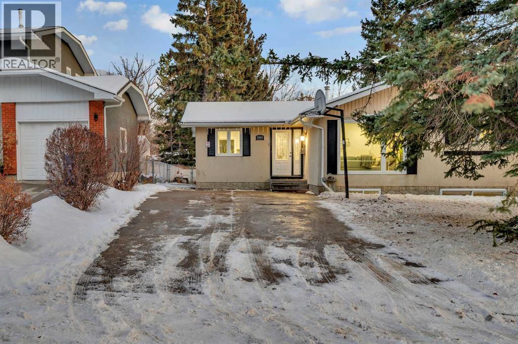 5868 Dalcastle Drive Nw, Calgary, Alberta  T3A 2B6 - Photo 4 - A2274677