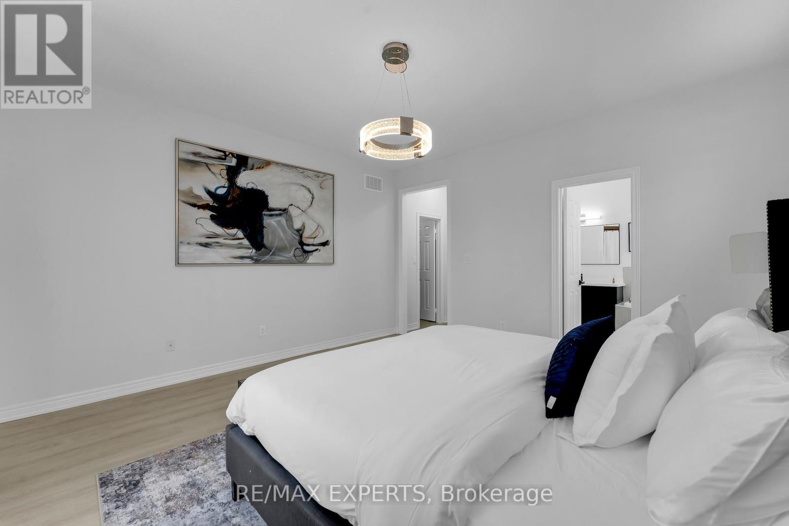 12 Vista Drive, Bradford West Gwillimbury, Ontario  L3Z 0B6 - Photo 25 - N12630632