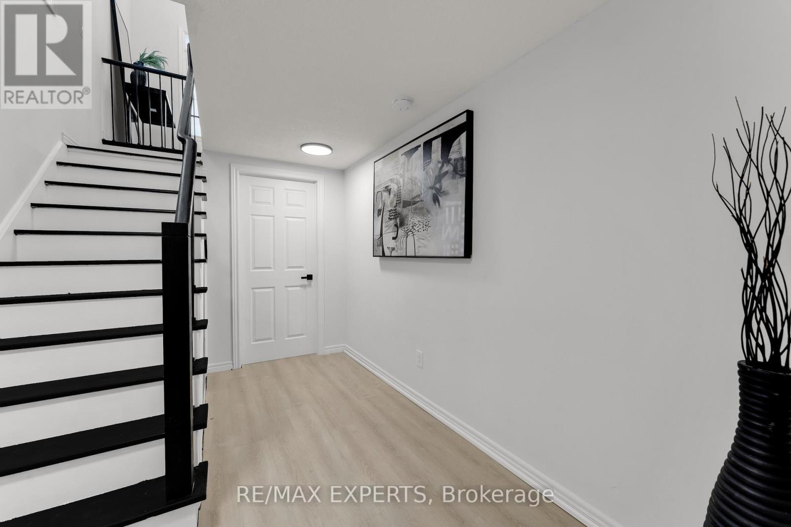 12 Vista Drive, Bradford West Gwillimbury, Ontario  L3Z 0B6 - Photo 32 - N12630632