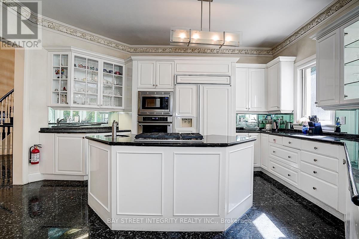 155 Renaissance Court, Vaughan, Ontario  L4J 7W4 - Photo 11 - N12631552