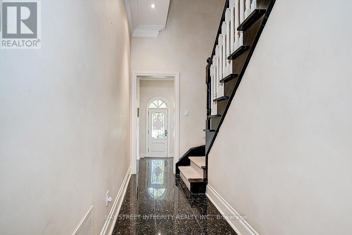 155 Renaissance Court, Vaughan, Ontario  L4J 7W4 - Photo 7 - N12631552