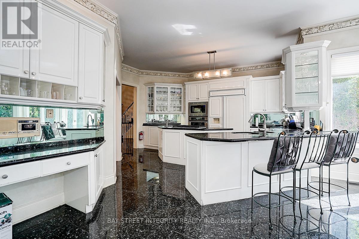 155 Renaissance Court, Vaughan, Ontario  L4J 7W4 - Photo 9 - N12631552