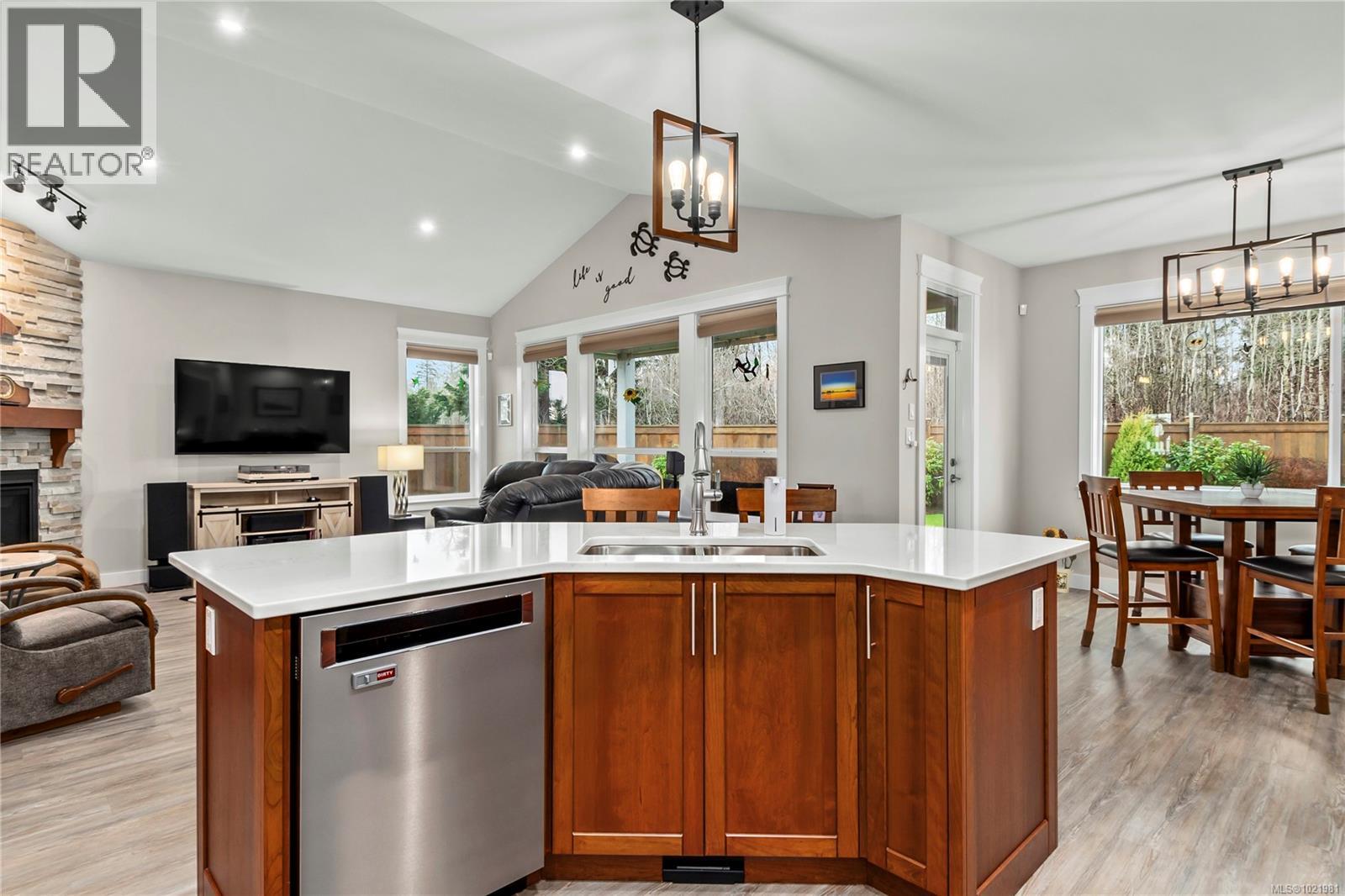 15 Nikola Rd, Campbell River, British Columbia V9W 0C9 - Photo 11 - 1021981