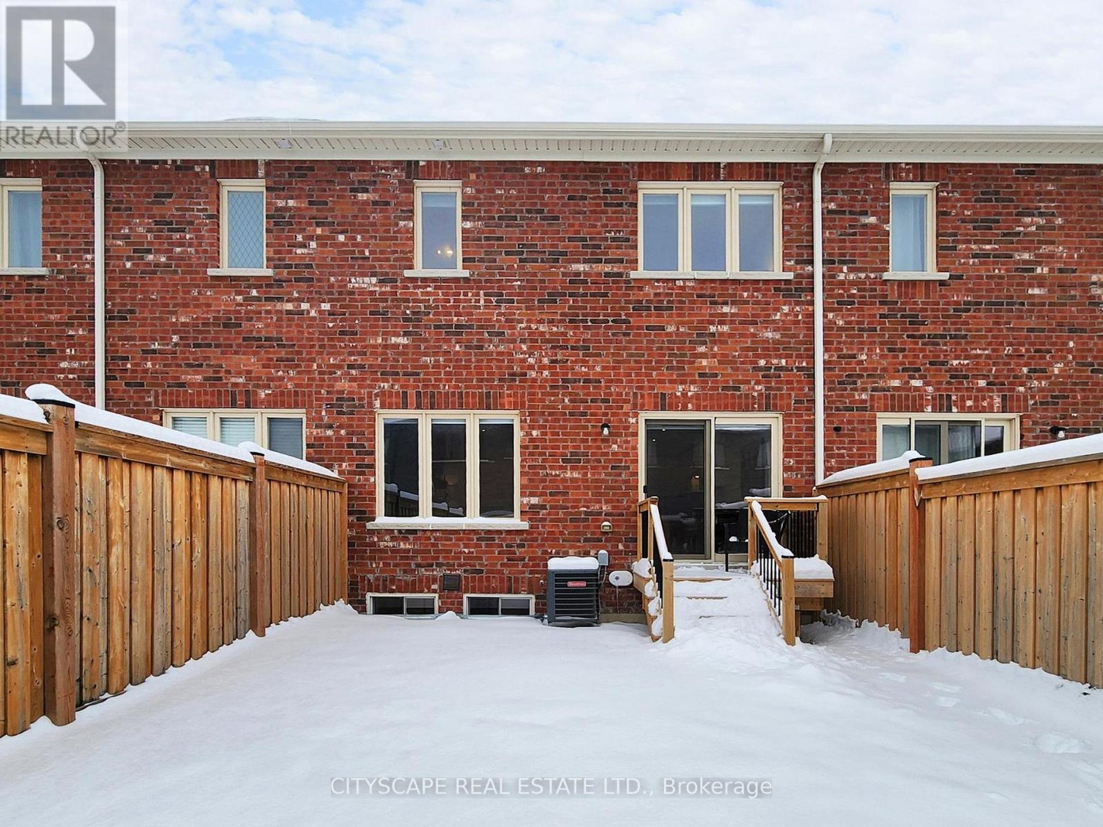 98 Veterans Street, Bradford West Gwillimbury (Bradford), Ontario  L3Z 4H7 - Photo 46 - N12638998