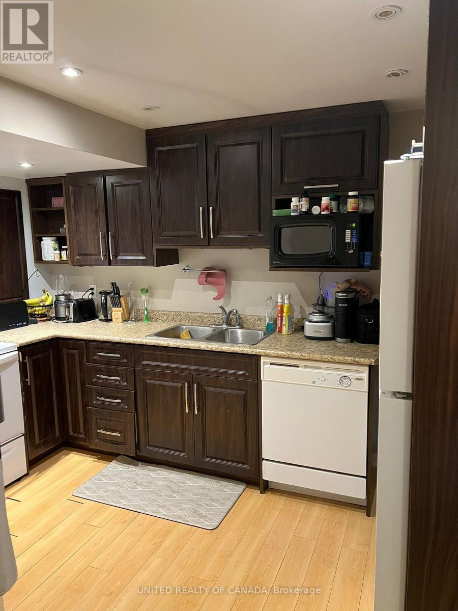 108 Maroon Drive, Richmond Hill, Ontario  L4E 5B6 - Photo 4 - N12639024