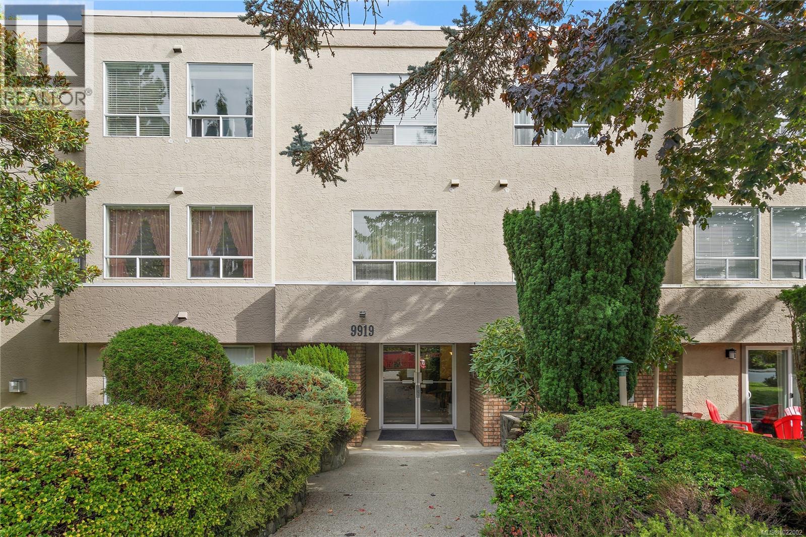 206 9919 Fourth St, Sidney, British Columbia