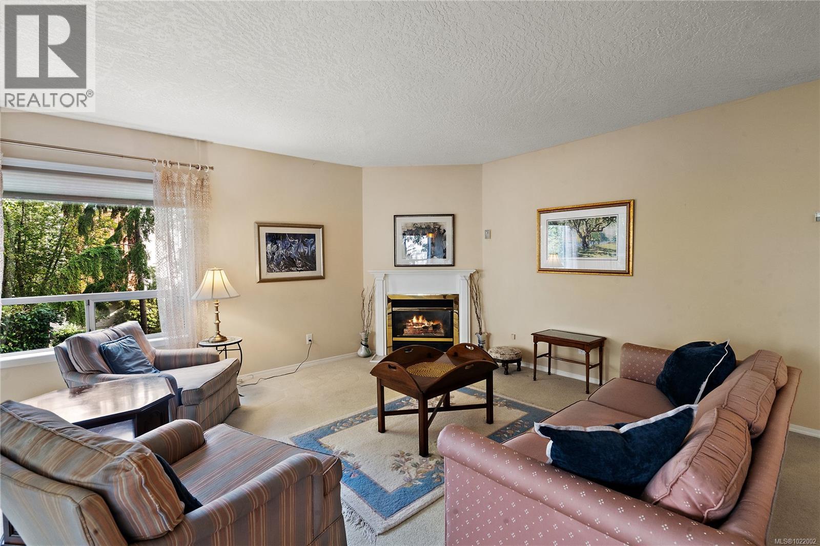 206 9919 Fourth St, Sidney, British Columbia V8L 2Z6 - Photo 2 - 1022002