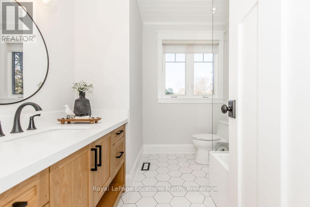 545 Oxbow Park Drive, Wasaga Beach, Ontario L9Z 2T9 - Photo 33 - S12639154