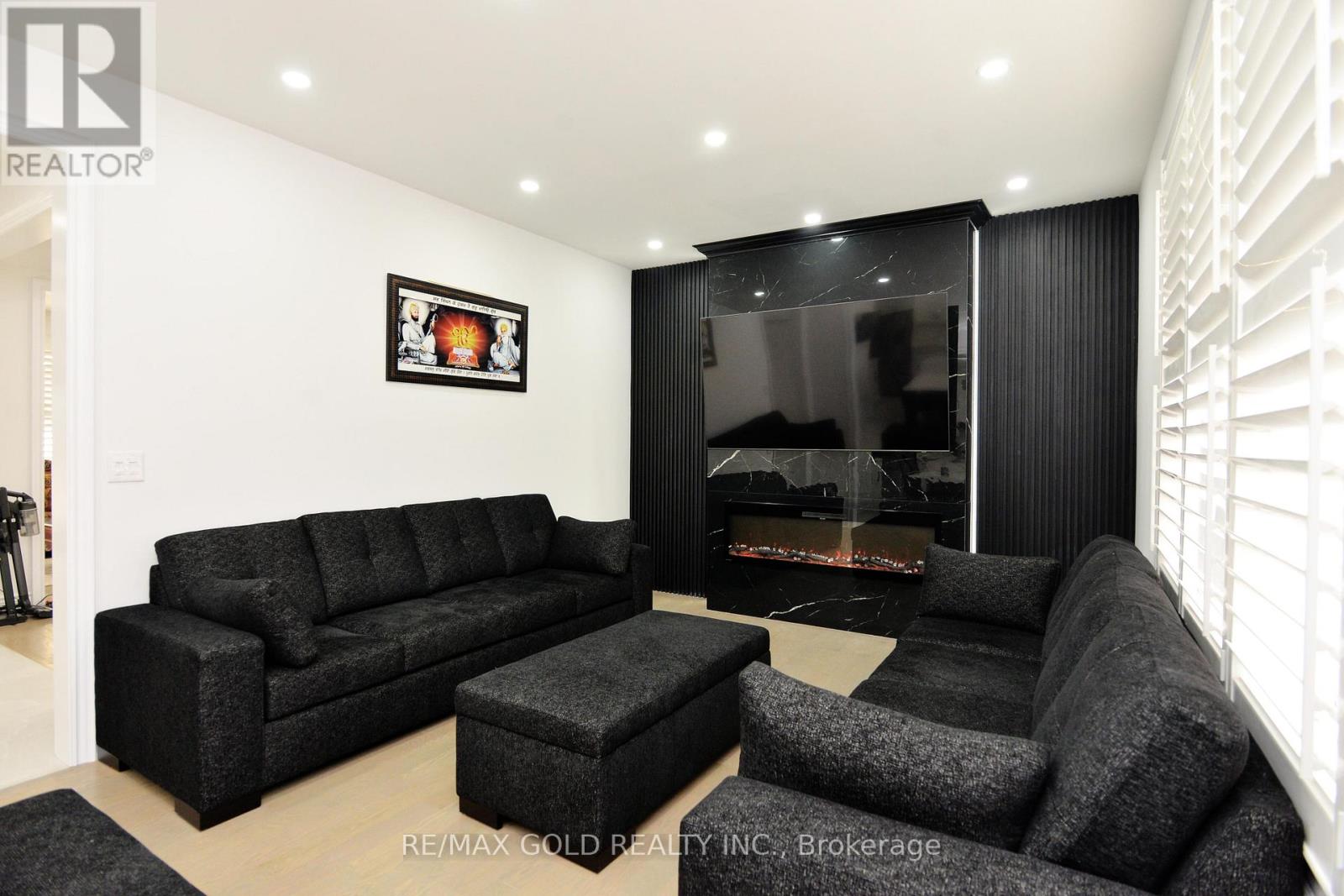 1 Blaketon Court, Brampton, Ontario  L6P 1G4 - Photo 13 - W12639034