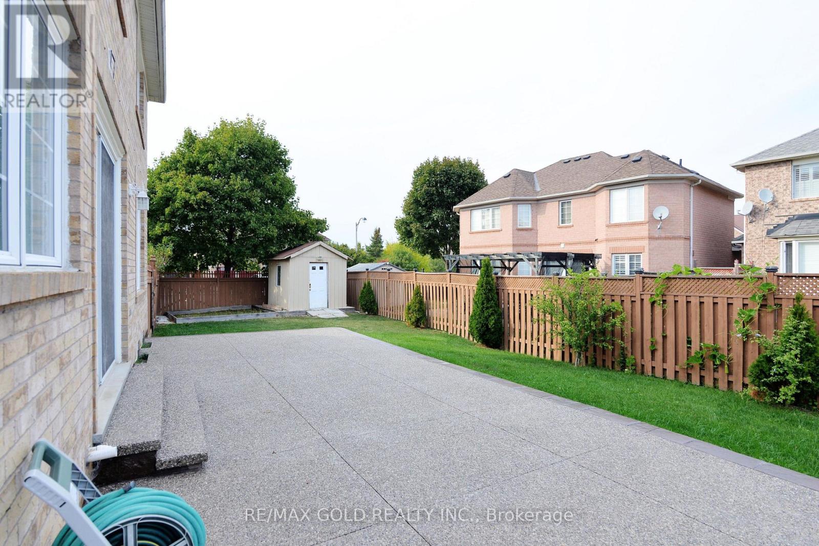 1 Blaketon Court, Brampton, Ontario  L6P 1G4 - Photo 42 - W12639034
