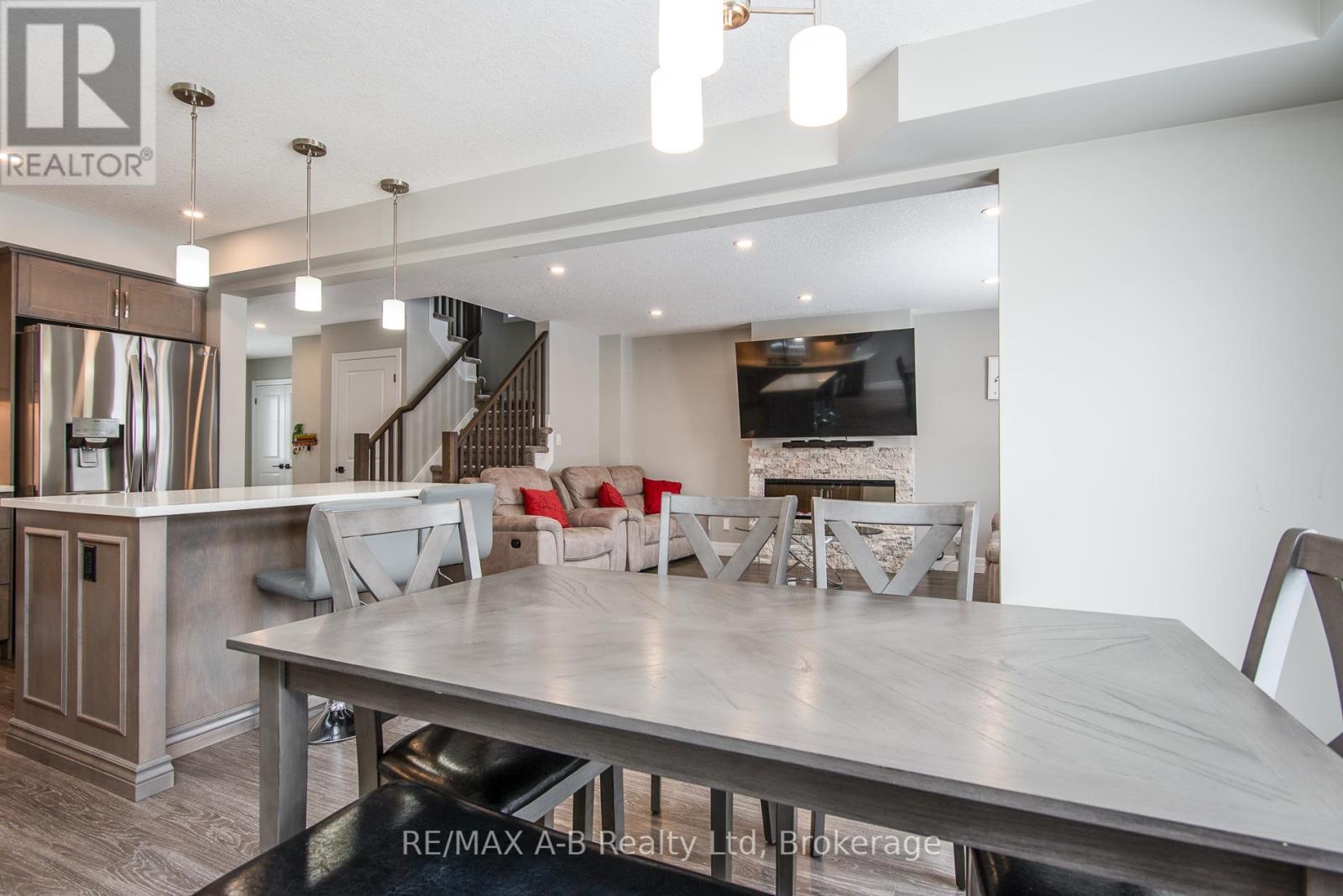 31 Davidson Drive, Stratford, Ontario N5A 0J5 - Photo 13 - X12639146