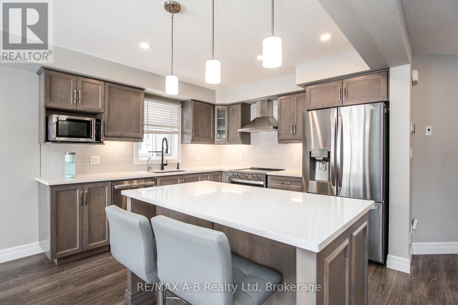 31 Davidson Drive, Stratford, Ontario N5A 0J5 - Photo 16 - X12639146