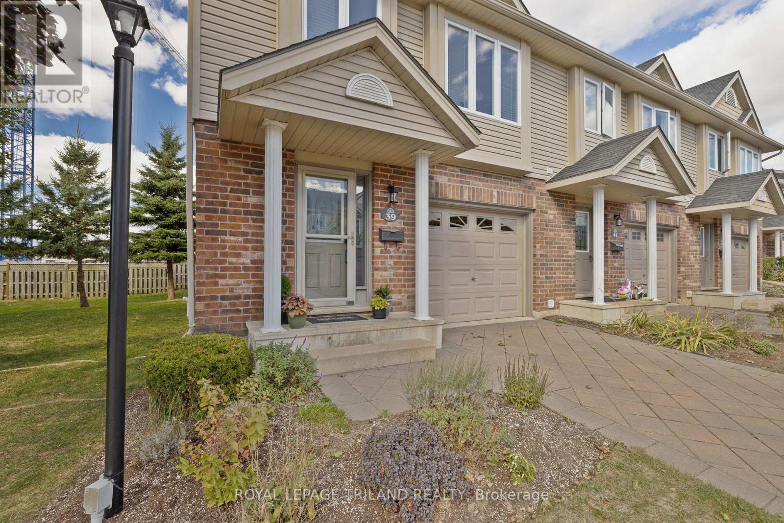 39 - 1625 Purser Street, London East, Ontario  N5V 0A7 - Photo 2 - X12639092